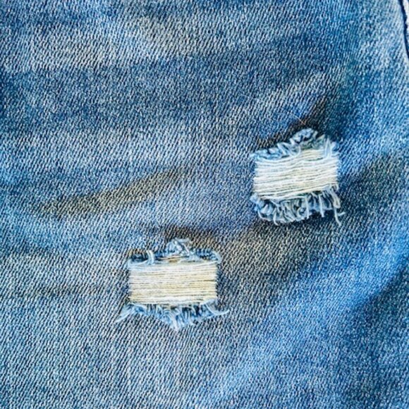 Lisa Mini Stretch Denim Jean Skirt Distressed in Indigo w/ Raw Frayed Edge Hem - Picture 4 of 12